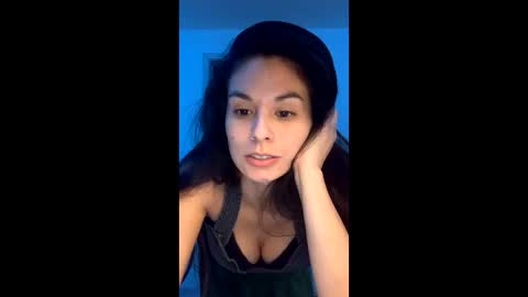 Snapshot of vixenblade chatting on February 3, 2026, 6:22 am vixenblade online show from February 3, 2026, 6:22 am