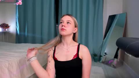 Snapshot of vixypickme chatting on March 14, 2026, 7:41 pm Mila online show from March 14, 2026, 7:41 pm