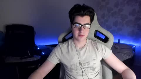 Snapshot of vlad1605 chatting on May 27, 2026, 1:57 am Martin online show from May 27, 2026, 1:57 am