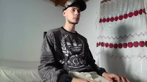 Snapshot of vlad__night chatting on May 5, 2026, 3:25 am Vlad online show from May 5, 2026, 3:25 am