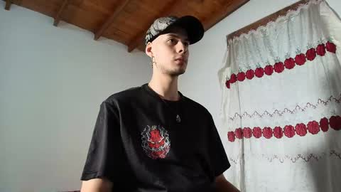 Snapshot of vlad__night chatting on May 16, 2026, 3:47 am Vlad online show from May 16, 2026, 3:47 am