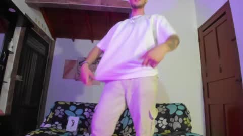 Snapshot of vlad__night chatting on May 25, 2026, 3:56 am Vlad online show from May 25, 2026, 3:56 am