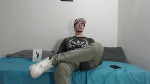 Snapshot of vlad__night chatting on May 30, 2026, 3:47 am Vlad online show from May 30, 2026, 3:47 am