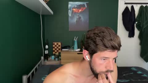 Snapshot of vladi95noughtyboyy chatting on August 7, 2026, 9:44 am vladi95noughtyboyy online show from August 7, 2026, 9:44 am