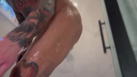 Snapshot of vonbixxx chatting on February 20, 2025, 7:45 am Von B online show from February 20, 2025, 7:45 am