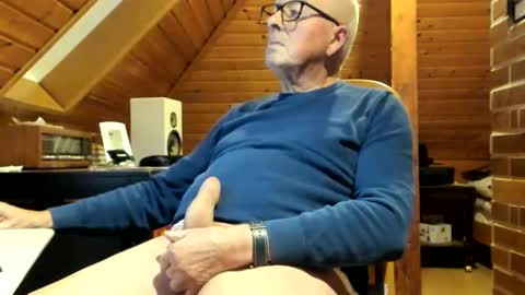 Snapshot of vonrex1 chatting on December 31, 2024, 4:14 pm heinz online show from December 31, 2024, 4:14 pm