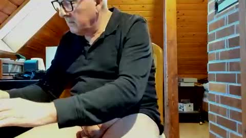 Snapshot of vonrex1 chatting on February 17, 2025, 4:37 pm heinz online show from February 17, 2025, 4:37 pm