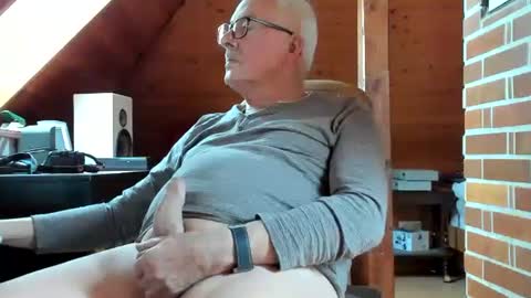 Snapshot of vonrex1 chatting on February 25, 2025, 4:21 pm heinz online show from February 25, 2025, 4:21 pm