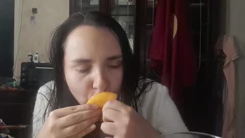 Snapshot of voulezvous_angel chatting on November 6, 2025, 1:50 am voulezvous_angel online show from November 6, 2025, 1:50 am