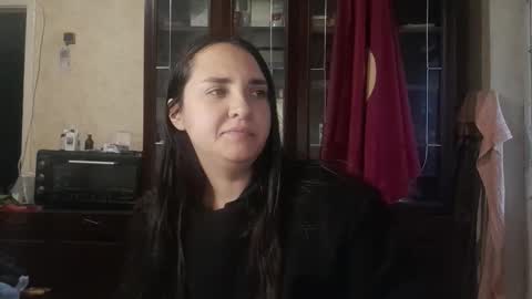 Snapshot of voulezvous_angel chatting on November 10, 2025, 5:17 am voulezvous_angel online show from November 10, 2025, 5:17 am