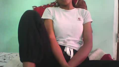 Snapshot of vounialdy chatting on February 18, 2025, 7:43 am vounialdy online show from February 18, 2025, 7:43 am