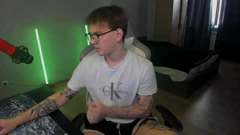 Snapshot of vova_belkin_ chatting on May 20, 2026, 4:24 pm vova online show from May 20, 2026, 4:24 pm