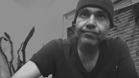 voyeuredeluxe online show from March 21, 2026, 8:19 am