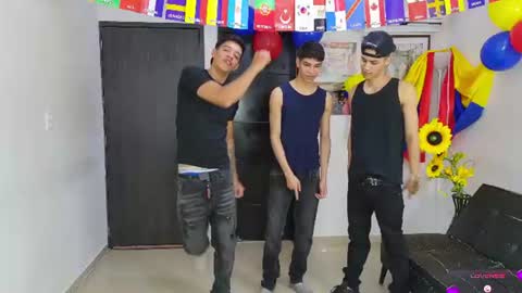 voyeurism_guys online show from June 30, 2026, 10:22 pm