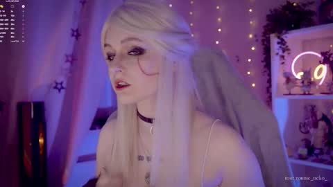 vronnier online show from September 21, 2025, 5:47 pm