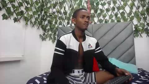 Snapshot of vsleyandlunaper chatting on February 23, 2026, 3:15 am vsleyandlunaper online show from February 23, 2026, 3:15 am