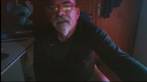 Snapshot of vuda77 chatting on November 11, 2025, 8:42 pm oscar online show from November 11, 2025, 8:42 pm