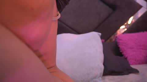 Snapshot of vvioleta_ chatting on January 31, 2025, 9:16 am Violeta online show from January 31, 2025, 9:16 am