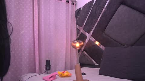 Snapshot of vvioleta_ chatting on February 11, 2025, 3:08 am Violeta online show from February 11, 2025, 3:08 am