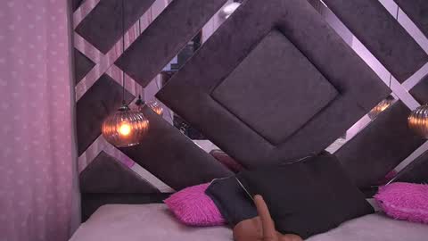 Snapshot of vvioleta_ chatting on February 12, 2025, 3:07 am Violeta online show from February 12, 2025, 3:07 am