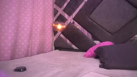 Snapshot of vvioleta_ chatting on February 21, 2025, 3:12 am Violeta online show from February 21, 2025, 3:12 am