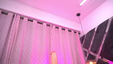 Snapshot of vvioleta_ chatting on March 11, 2025, 6:21 am Violeta online show from March 11, 2025, 6:21 am