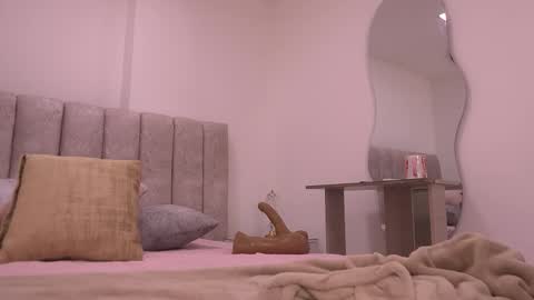 Snapshot of vvioleta_ chatting on November 11, 2025, 3:06 am Violeta online show from November 11, 2025, 3:06 am