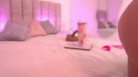 Snapshot of vvioleta_ chatting on November 14, 2025, 3:05 am Violeta online show from November 14, 2025, 3:05 am