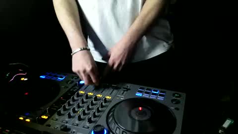 Snapshot of vybzkartel1987 chatting on February 18, 2026, 5:25 am VybzKartel online show from February 18, 2026, 5:25 am