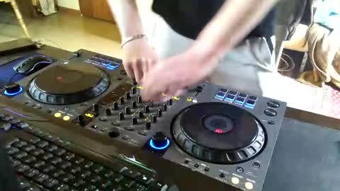 Snapshot of vybzkartel1987 chatting on April 4, 2026, 1:52 pm VybzKartel online show from April 4, 2026, 1:52 pm