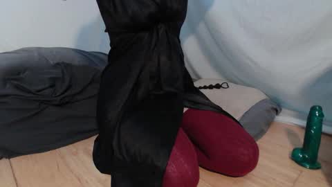 Rose online show from November 9, 2025, 11:36 pm