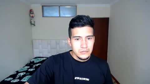 Snapshot of wade_wil chatting on May 28, 2026, 8:39 pm wade and antonella online show from May 28, 2026, 8:39 pm