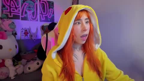 Snapshot of waifu_aika chatting on December 23, 2024, 1:40 am AIKA online show from December 23, 2024, 1:40 am