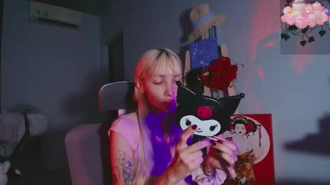 Waifu exe online show from June 3, 2026, 4:15 am