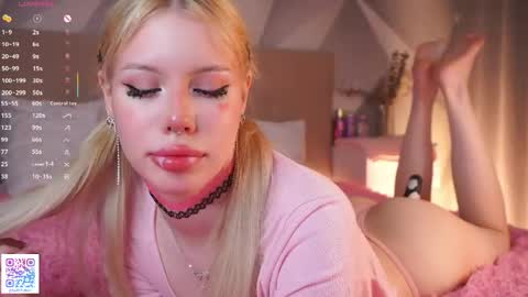 Snapshot of waki_fuckie chatting on April 19, 2026, 8:00 pm Lina online show from April 19, 2026, 8:00 pm