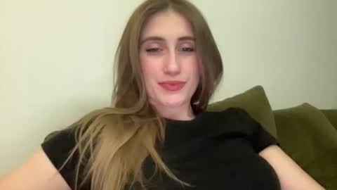 walkiria19 online show from March 23, 2026, 6:12 pm