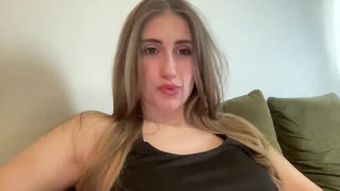 walkiria19 online show from April 9, 2026, 4:45 pm