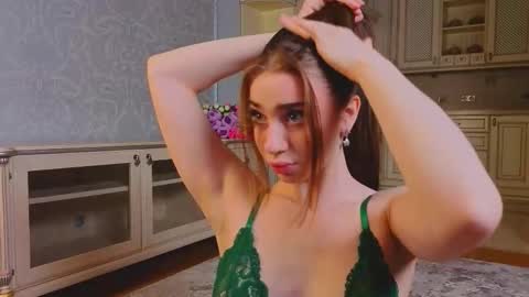 Snapshot of wandabraund chatting on September 17, 2025, 4:25 am hello guys im Lilian online show from September 17, 2025, 4:25 am