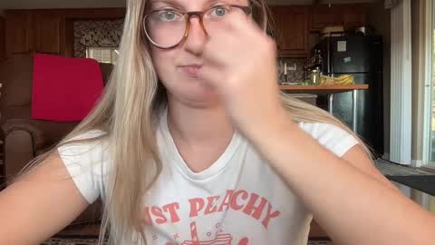 Snapshot of wanderlustjade chatting on December 4, 2024, 8:07 pm Jade Adonis online show from December 4, 2024, 8:07 pm