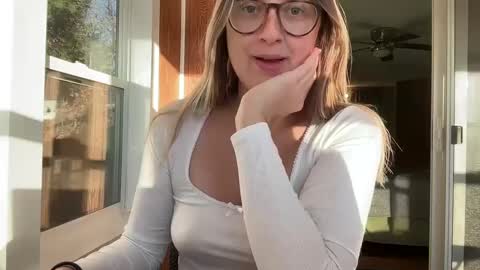 Snapshot of wanderlustjade chatting on December 5, 2024, 2:00 pm Jade Adonis online show from December 5, 2024, 2:00 pm