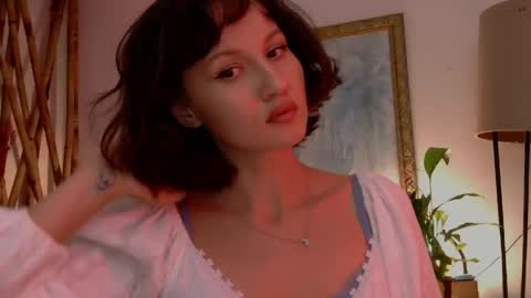 Snapshot of wanderwhitch chatting on April 25, 2026, 1:19 am Miya online show from April 25, 2026, 1:19 am