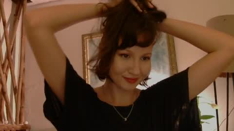 Snapshot of wanderwhitch chatting on May 2, 2026, 1:32 am Miya online show from May 2, 2026, 1:32 am