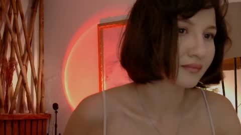 Snapshot of wanderwhitch chatting on May 7, 2026, 3:50 pm Miya online show from May 7, 2026, 3:50 pm