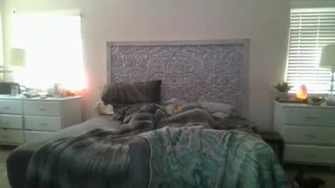 wantmymantofukme online show from September 9, 2025, 7:13 pm