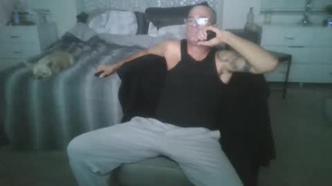 wantmymantofukme online show from October 3, 2025, 4:31 am