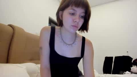 Snapshot of warm_june chatting on January 15, 2025, 9:45 am June online show from January 15, 2025, 9:45 am