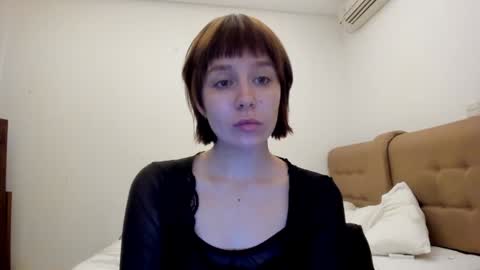 Snapshot of warm_june chatting on January 16, 2025, 9:19 pm June online show from January 16, 2025, 9:19 pm