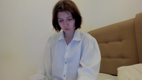 Snapshot of warm_june chatting on January 29, 2025, 9:28 pm June online show from January 29, 2025, 9:28 pm