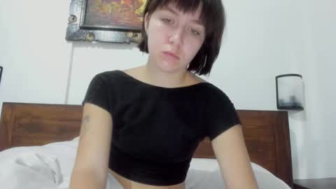 Snapshot of warm_june chatting on February 25, 2025, 10:39 pm June online show from February 25, 2025, 10:39 pm