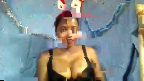 Snapshot of wasselline69 chatting on December 18, 2025, 1:17 pm wasselline69 online show from December 18, 2025, 1:17 pm